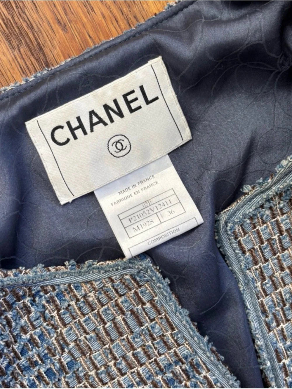 AUTHENTIC CHANEL Blue Gray Tweed Jacket Blazer Vintage Jacket Size 36 Small